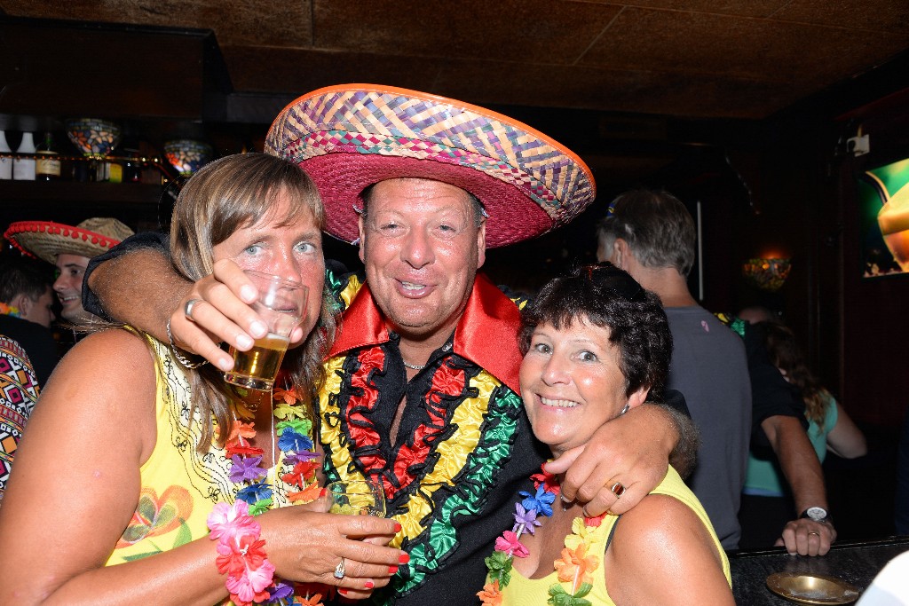 ../Images/Kroegentocht Zomercarnaval Noordwijkerhout 054.jpg